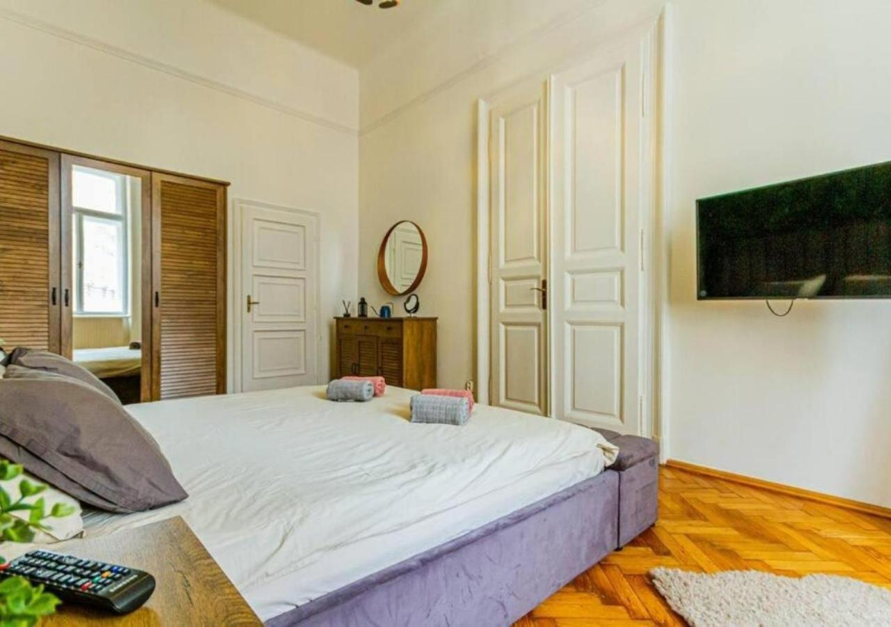 Luxury Apartment By The Famous Vaci Street Budapeşte Dış mekan fotoğraf
